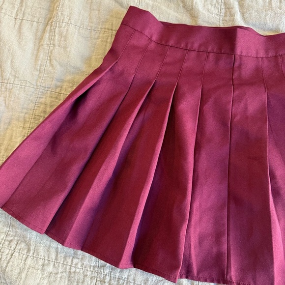 Yookyook girl | made in korea women's xsmall Pleated Burgundy Mini Skirt - Picture 2 of 4